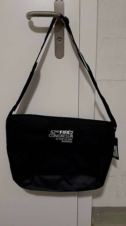 Adidas Taschen: FIFA Adidas Tasche, neu – Neu und originalverpackt aus Schwerzenbach von Aura888 1