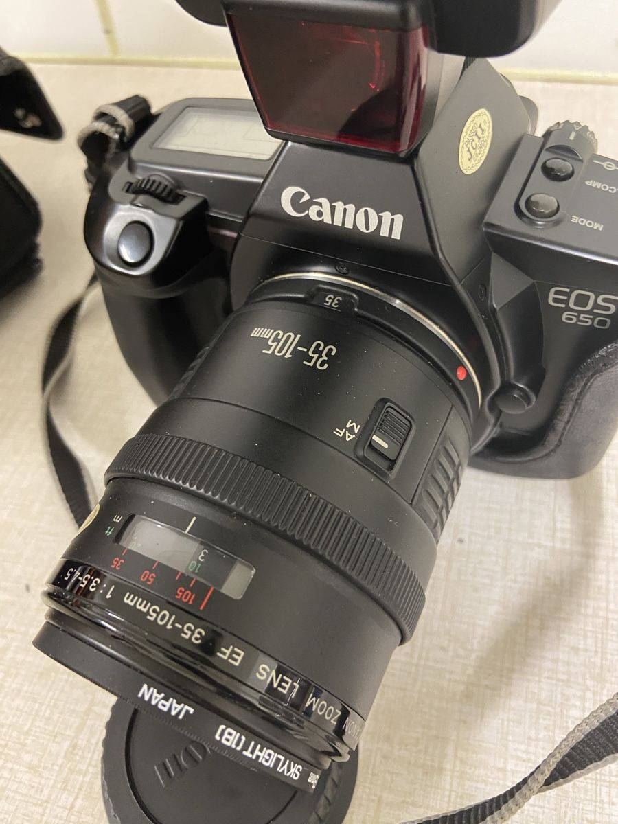 Canon Fotocamera: Canon EOS 650 Kamera mit Blitz – Usato da Dietikon venduto da brocki-eyra 9