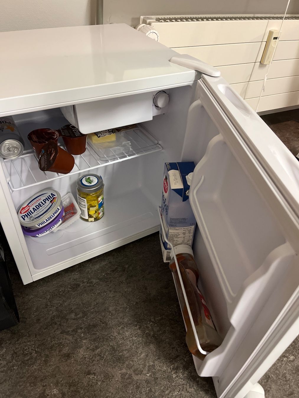 Réfrigérateurs: Minikühlschrank(Mini fridge) – D'occasion à Winterthur par swe_hn5c 1