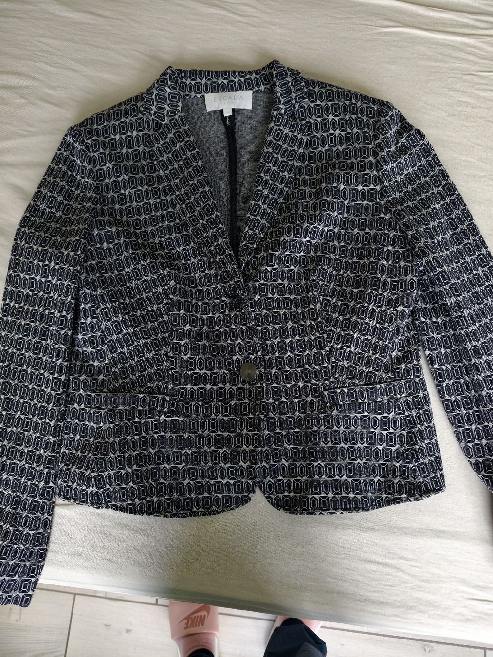 Escada Giacche: Edle Escada Jacke Gr. 38 - Sommerliches Design – Nuovo (secondo la descrizione) da Dübendorf venduto da LGDE 3