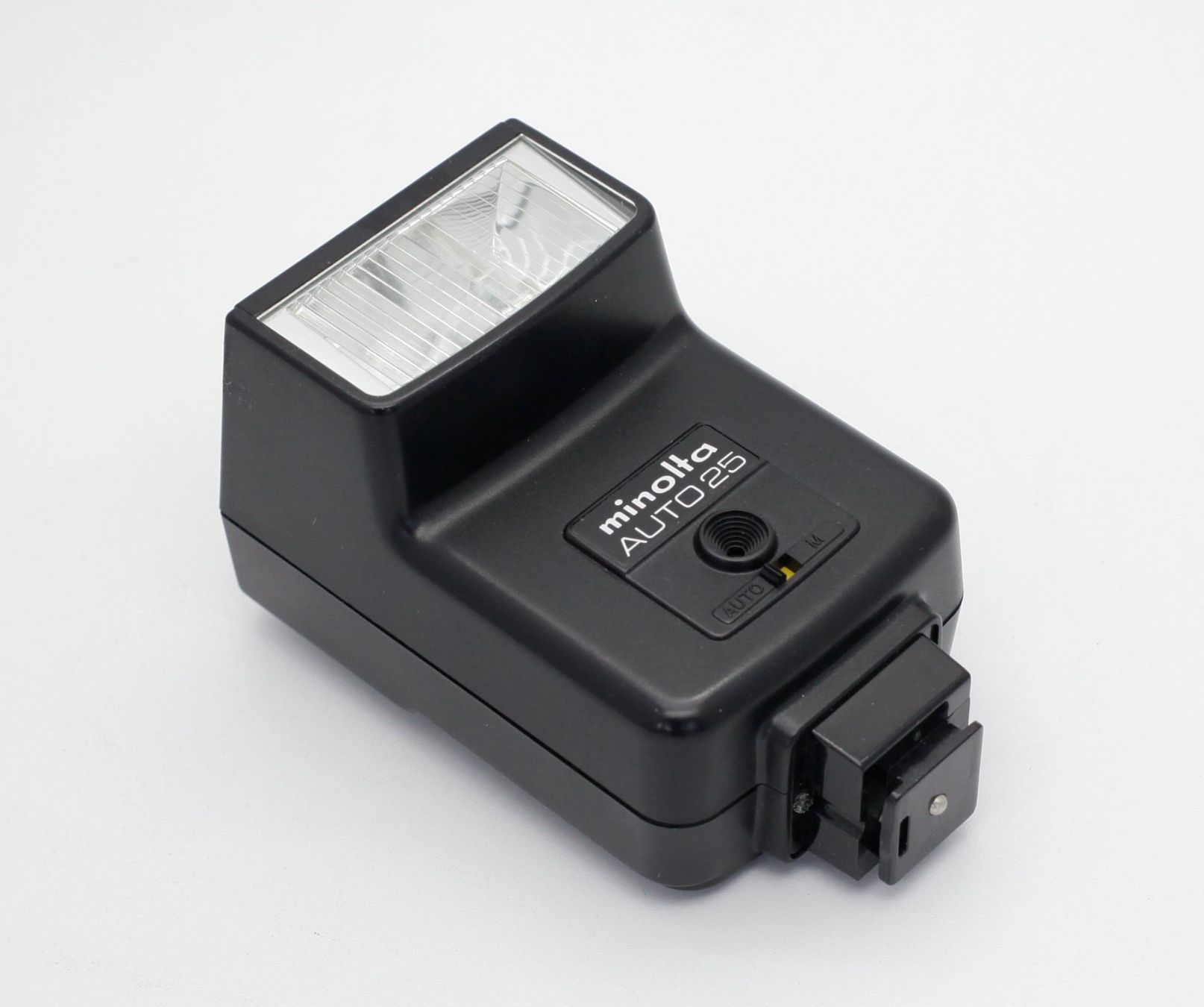 Minolta Flash: Minolta Auto 25 Aufsteckblitz – Usato da Birsfelden venduto da Foti-Virus