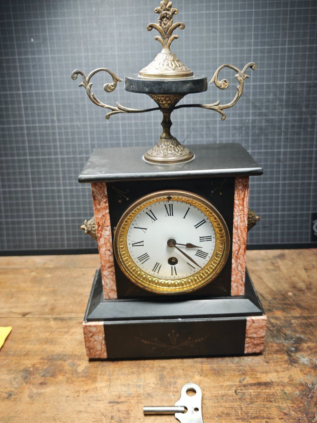 Orologi da terra & Orologi da parete: Wunderschöne alte Kamin Uhr – Usato da Gelterkinden venduto da MYSTOREFORYOU4460