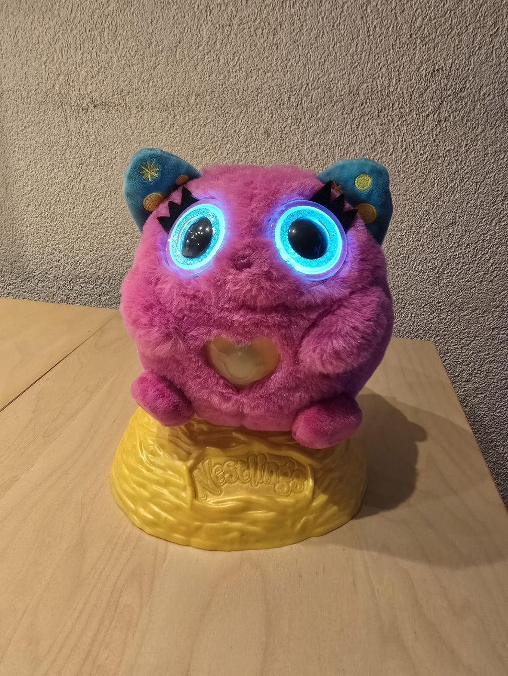 Spielzeuge: Peluche interactive Fingerlings Hugs Gigi rose – Neu (gemäss Beschreibung) aus Bossonnens von zla_cg8d