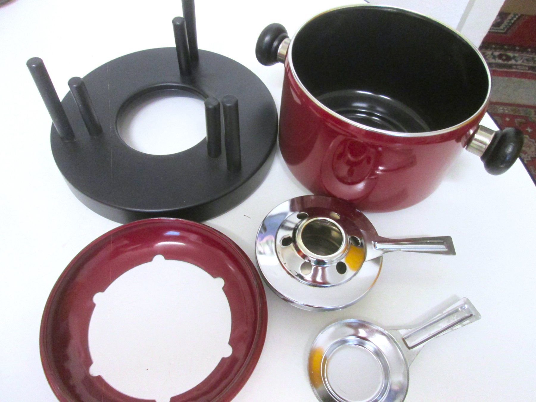 Elettrodomestici da cucina: Bourguignon- oder Chinoise-Fondue-Set mit 6 neuen Gabeln – Usato da Sementina venduto da babucia 2