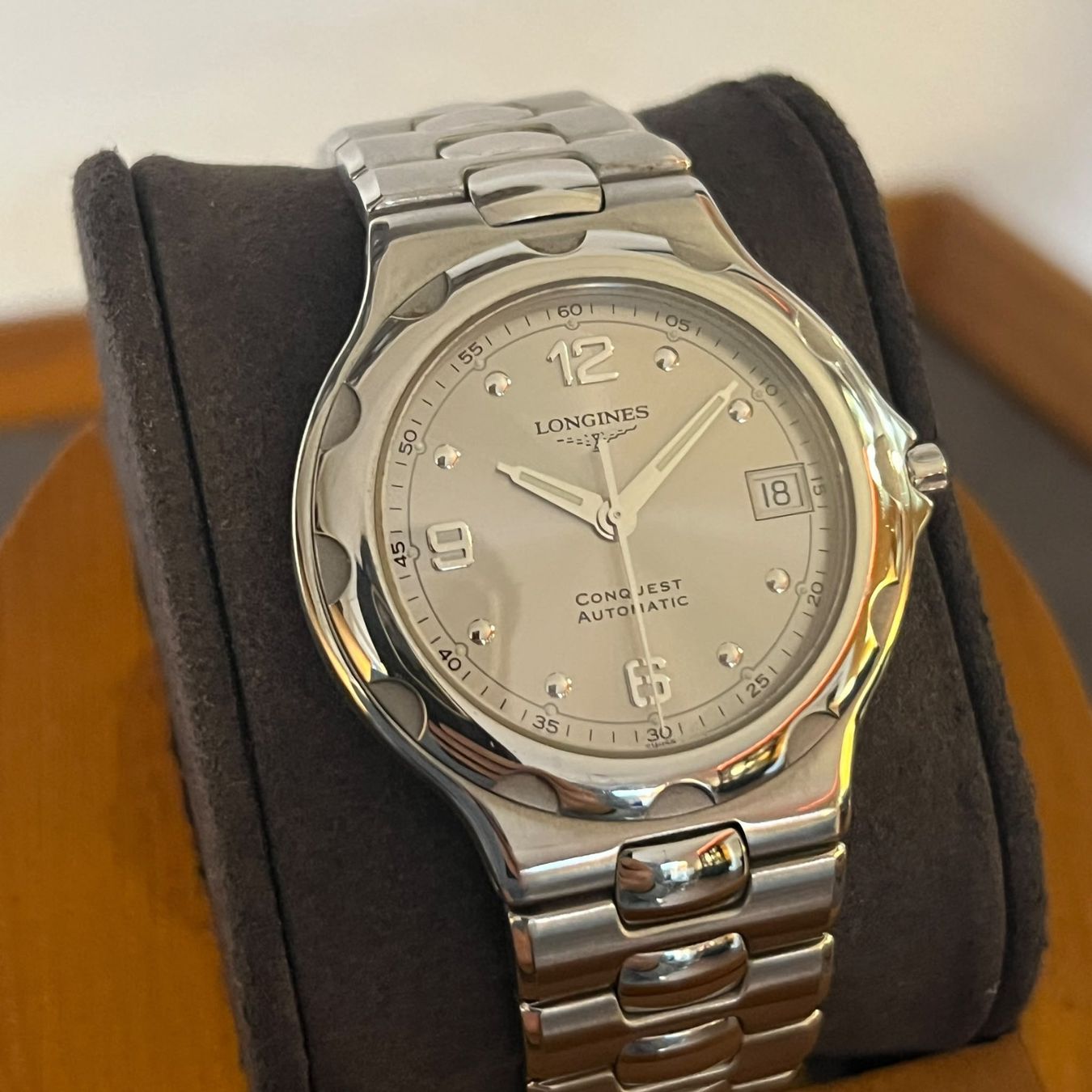 Longines Montres: Longines Conquest Automatic Date Silver Dial L1.634.4 – D'occasion à Carouge GE par Watchaser 1
