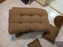 Assise et coussins pour canapé en palettes