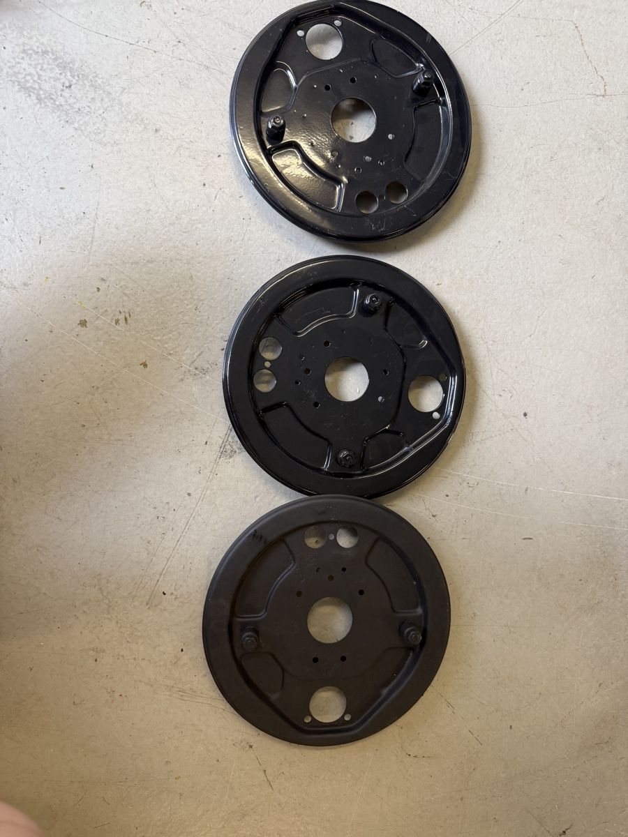 Lancia Tutti pezzi di ricambio auto: Lancia Artena - Bremsankerplatten / Bremsgrundplatten  – Usato da Gossau ZH venduto da jjdrive