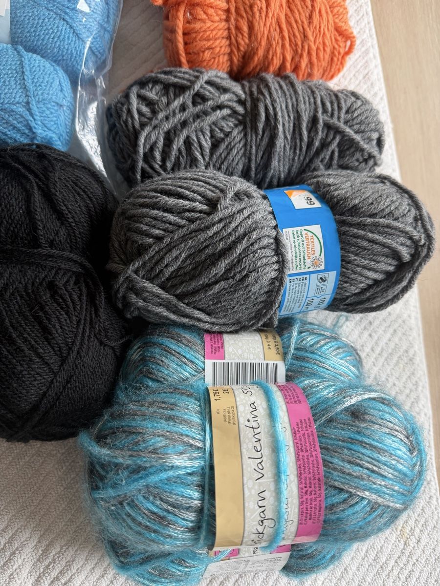 Wolle: Strickgarn / Wolle – Neu und originalverpackt aus Witterswil von gsc_z6ts 1