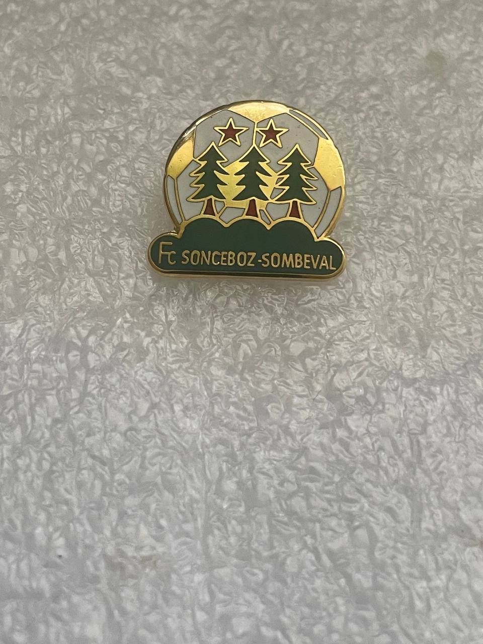 Placchette & Badge: 172. Pin - Sonceboz-Sombewal – Usato da Luzern venduto da Irek 1