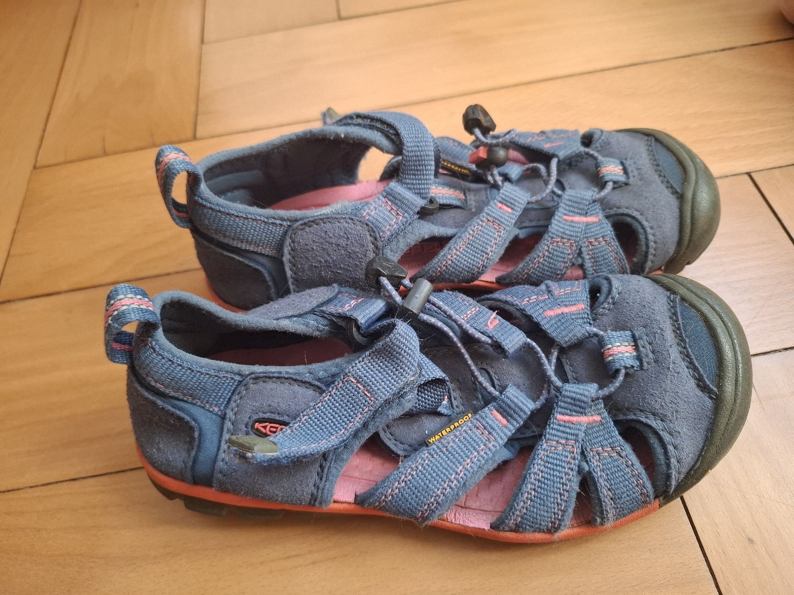 Keen Chaussures filles: sandales Keen 33 – D'occasion à Courrendlin par tititchoun 1