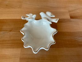 kleine Schale mit Tauben