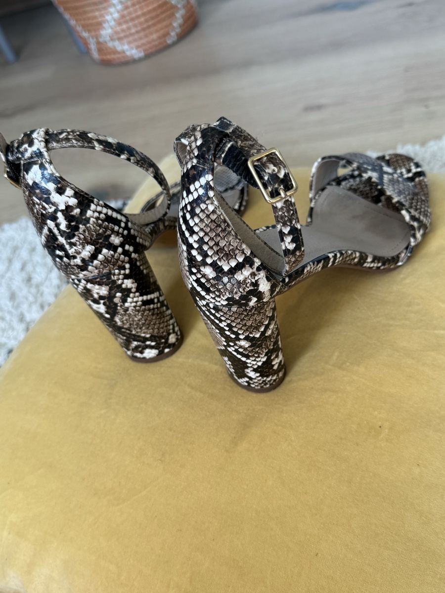 Scarpe da donna: H&M Sandalen Schlangenmuster Gr. 37 – Usato da Buchs ZH venduto da crazyhandbaggirl123 3
