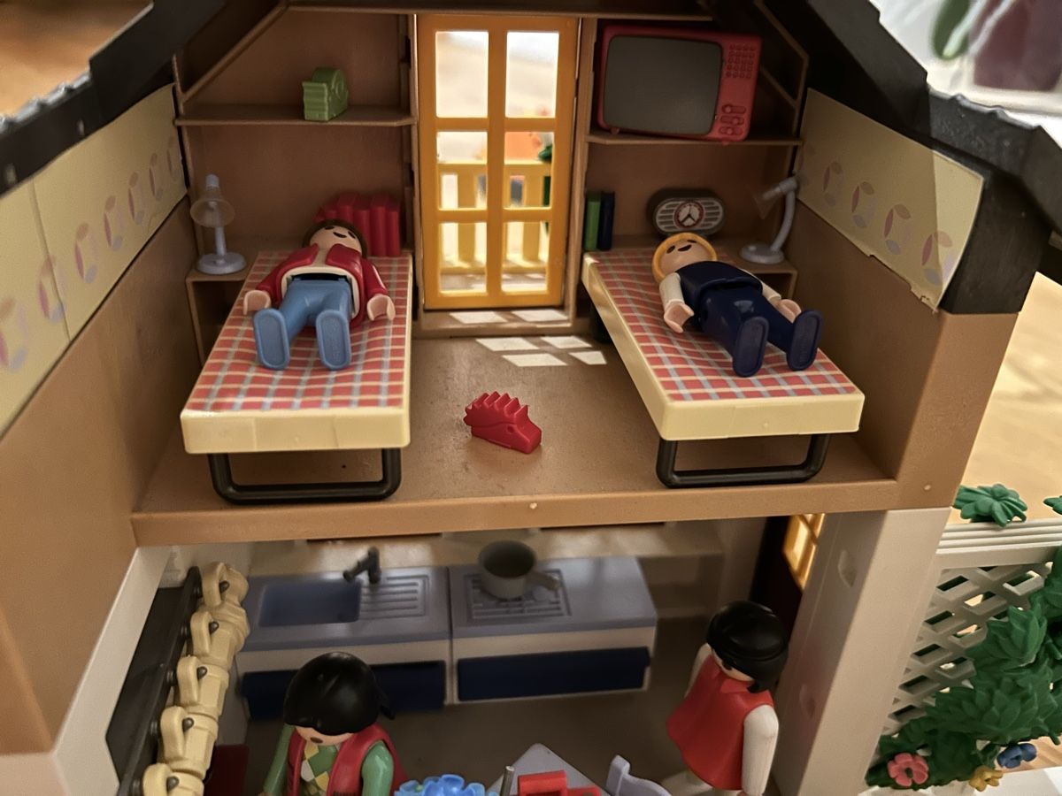 Playmobil Giocattoli: Playmobil-Bauernhaus – Usato da Lengnau AG venduto da Mefari 3