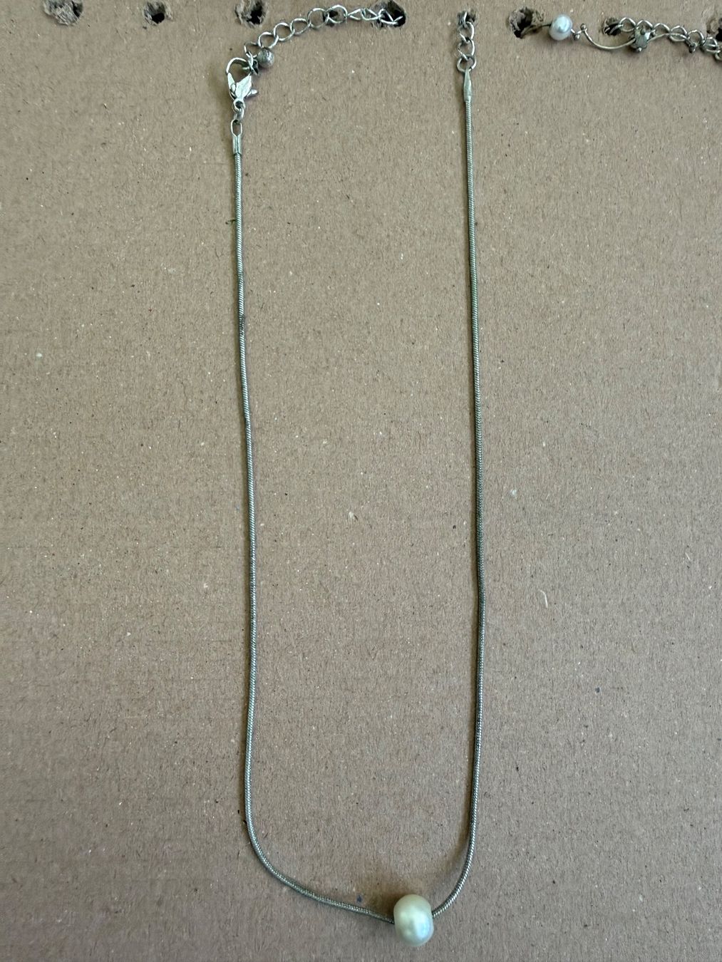 Catenine: Eine Halskette – Usato da Zweisimmen venduto da KoBo88