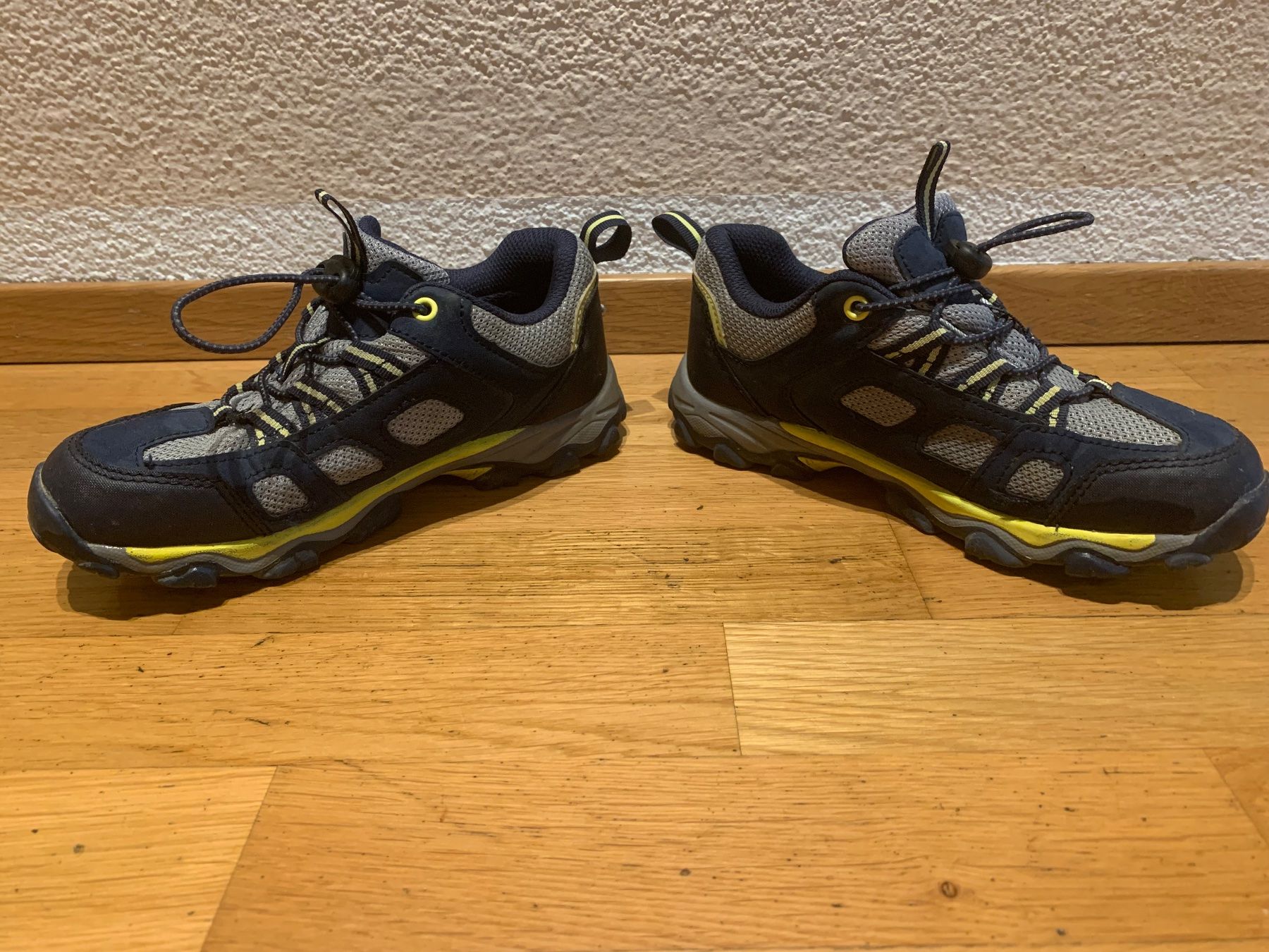 Scarpe per ragazzi: Trekkingschuhe Kinder Gr. 32 – Usato da Bülach venduto da engeli92 1