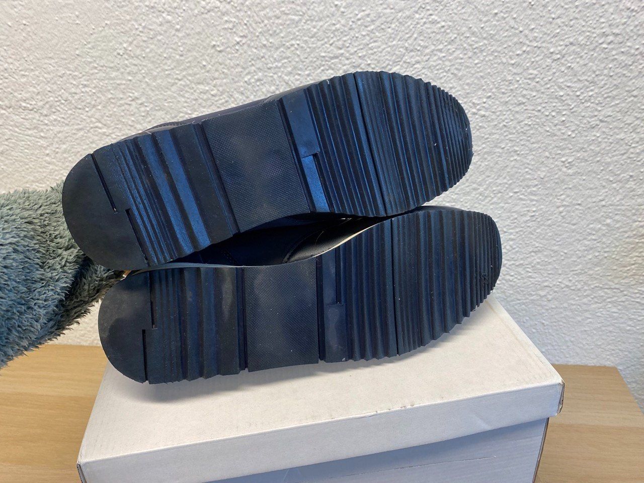 Herrenschuhe: Turnschuhe Blau, 41 – Gebraucht aus Zumikon von Frauenecke 4