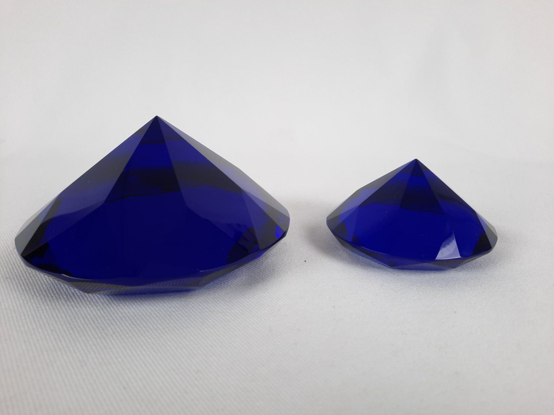 Verres: 2 blaue Glaskristalle – D'occasion à Beinwil am See par Restwert_Beinwil