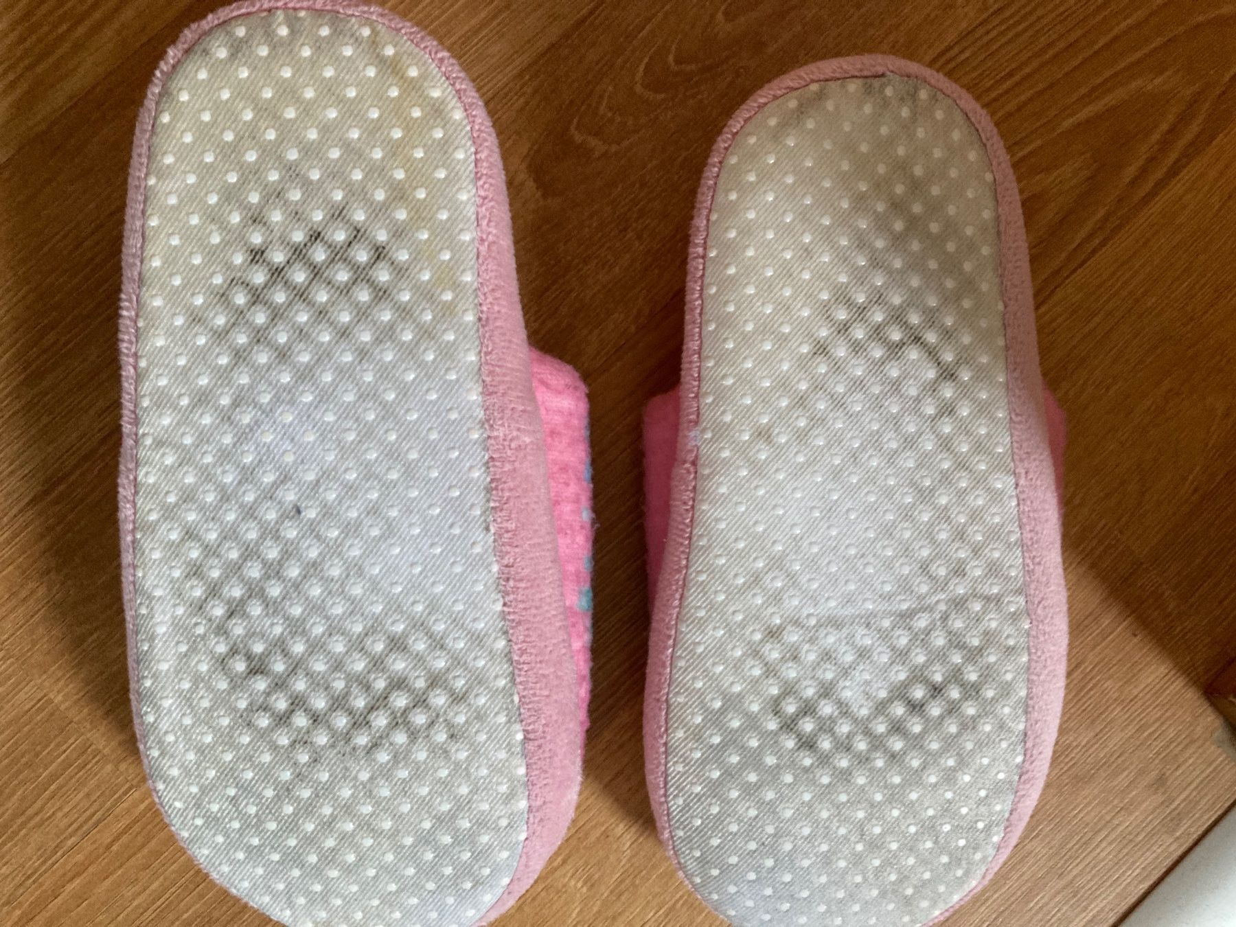 Schuhe für Jungen: Findet Dory Hausschuhe Gr. 26/27 – Gebraucht aus Emmenbrücke von JJ_89 1