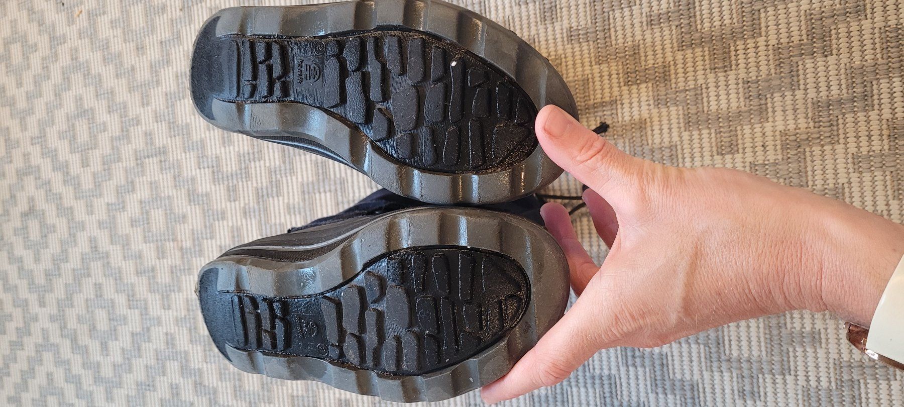 Kamik Scarpe per ragazzi: Kamik schnee-Winterschuhe Gr.33.5 – Usato da Windisch venduto da roumetm 1