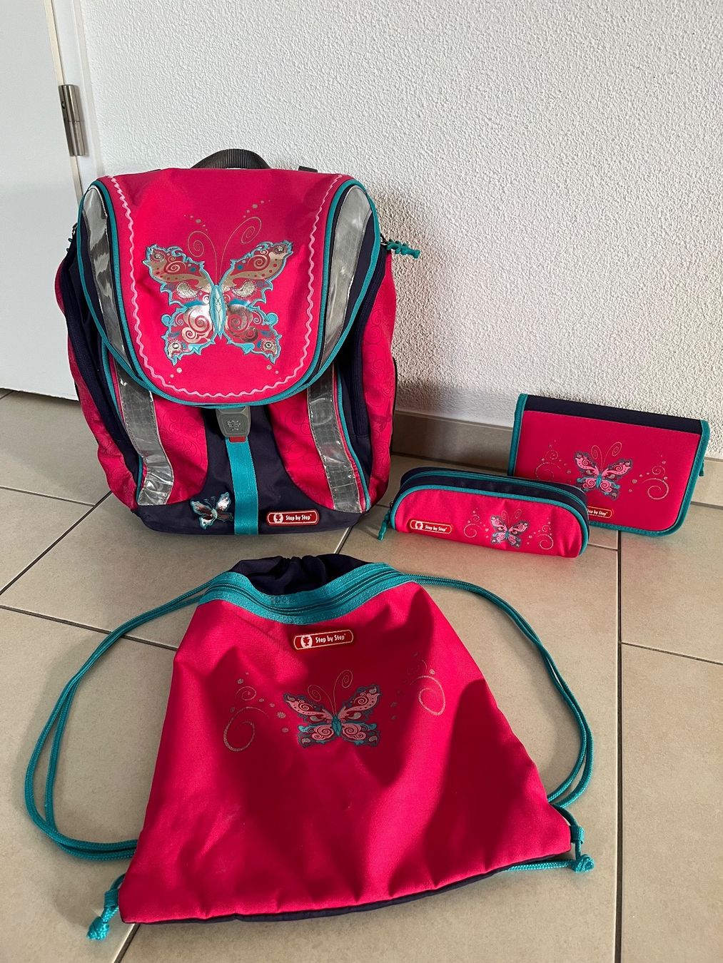 Borse & Zaini: Schulrucksack Schulranzen – Usato da Küssnacht am Rigi venduto da icbicb 1