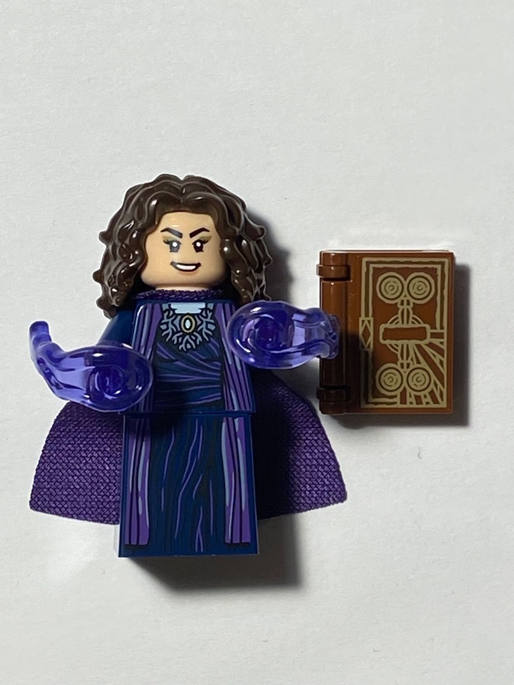 Lego Statuette: Lego Marvel Minifigures Serie 2 Agatha Harkness – Nuovo (secondo la descrizione) da Altikon venduto da beheoe