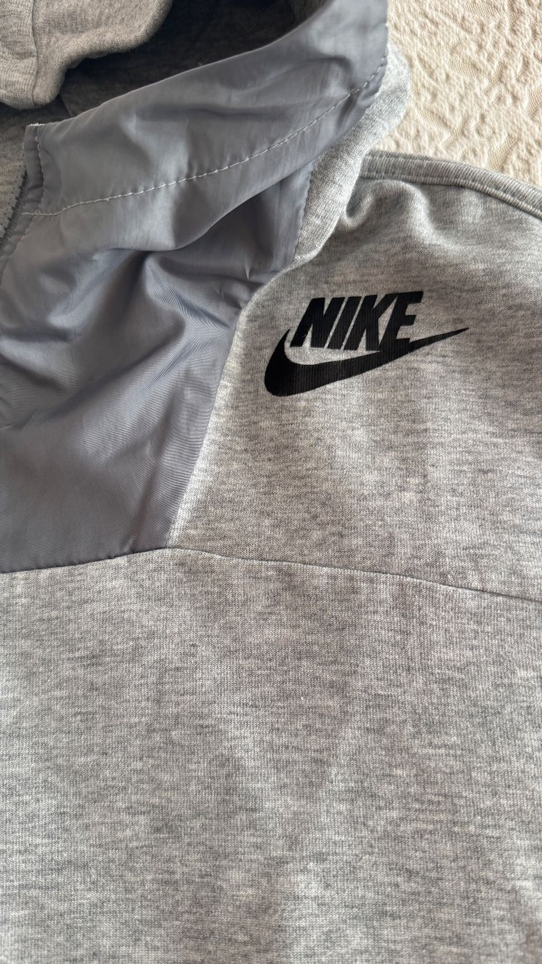 Nike Gilets: Nike Kapuzengilet grau Gr XS – Neuf (Voir description) à Hünenberg See par Schulers 2