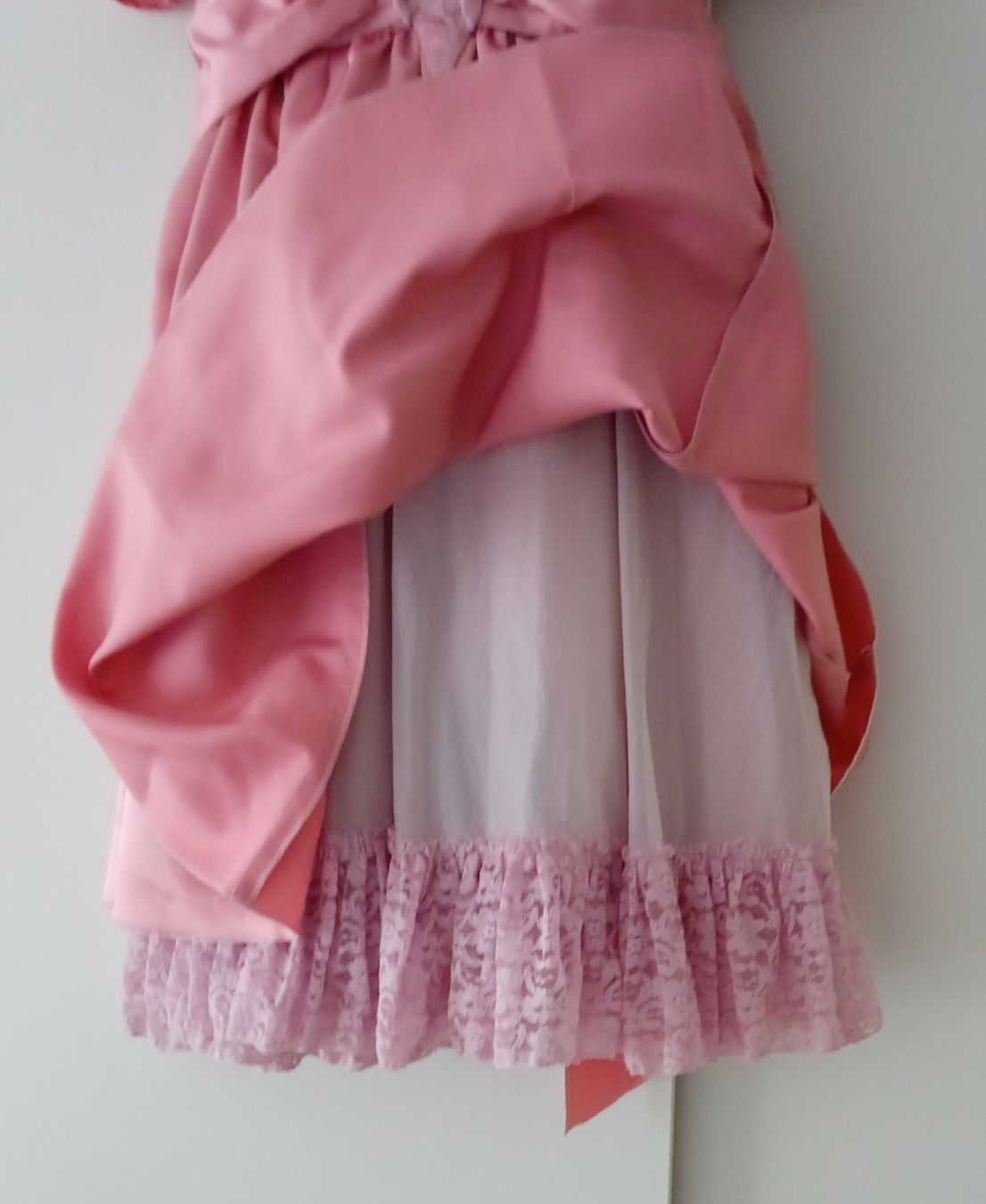 Vestiti & Gonne: Rosa Mädchenkleid Spitze Satin Festlich ca. Gr. 134/140 – Usato da Schwarzenburg venduto da Miri13 2