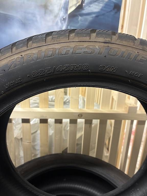 Sonstiges Schreiben & Zeichnen: Winterreifen Bridgestone 225 45 18 – Gebraucht aus Neuenhof von Gt5.Performance_