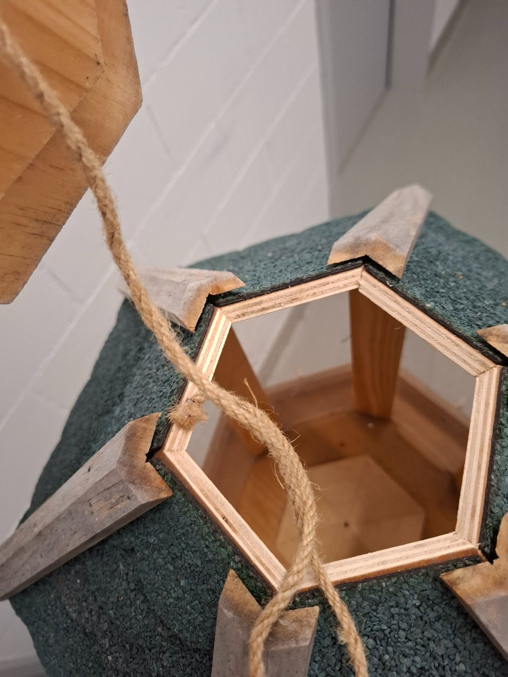 Vogelhäuser: Vogelfutterhaus – Gebraucht aus Saland von RuthOrpeli 1