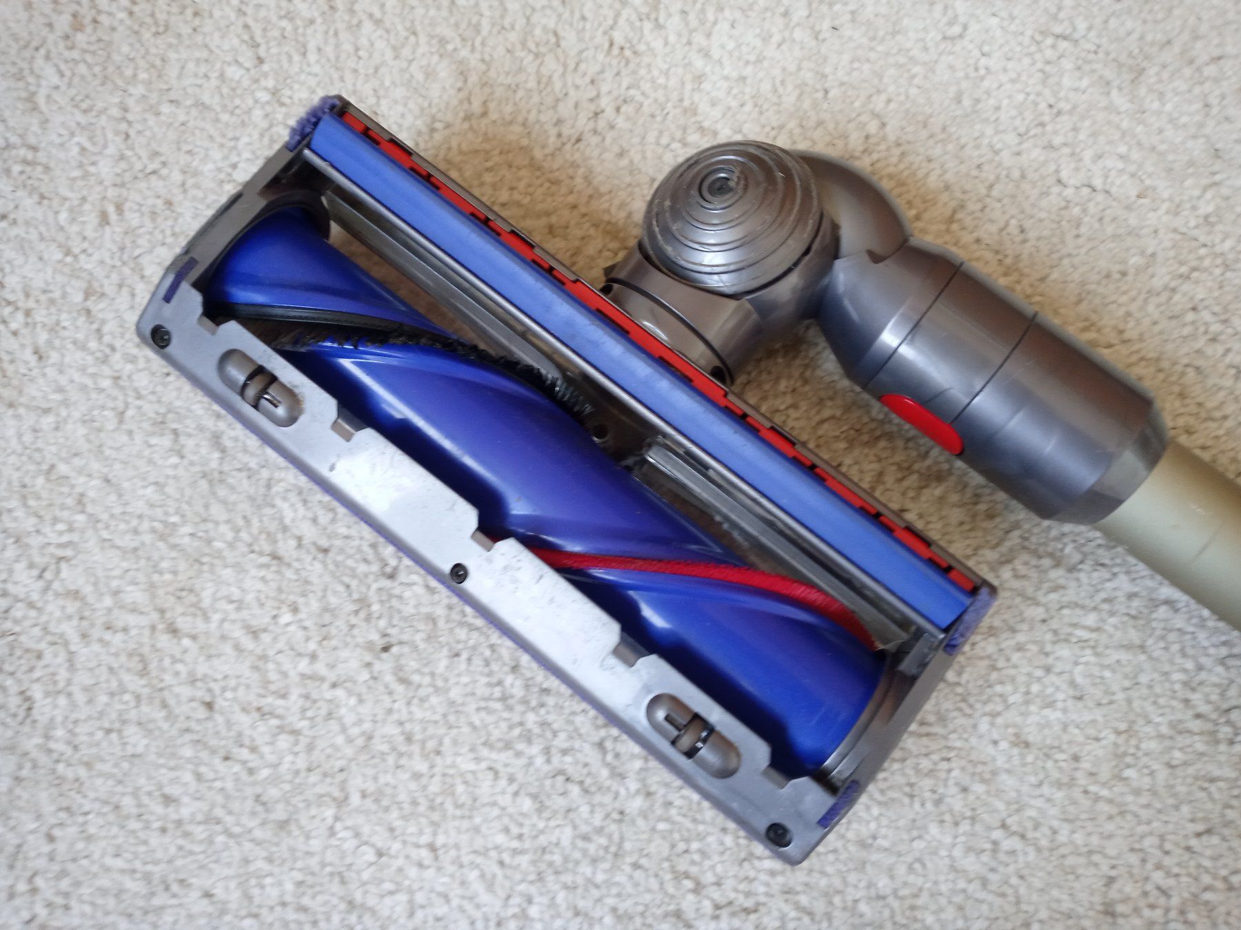 Dyson Staubsauger & Zubehör: Handstaubsauger Dyson V8 – Gebraucht aus Prez-vers-Siviriez von Monija70 6