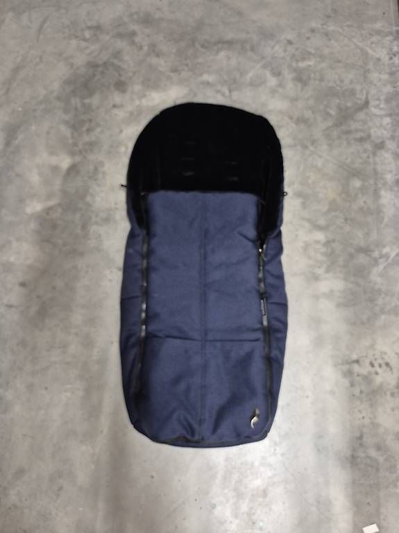 Sacchi a pelo: Fusssack Kinderwagen dunkelblau mit Kunstfell – Usato da Basadingen venduto da ste_vyw2 2