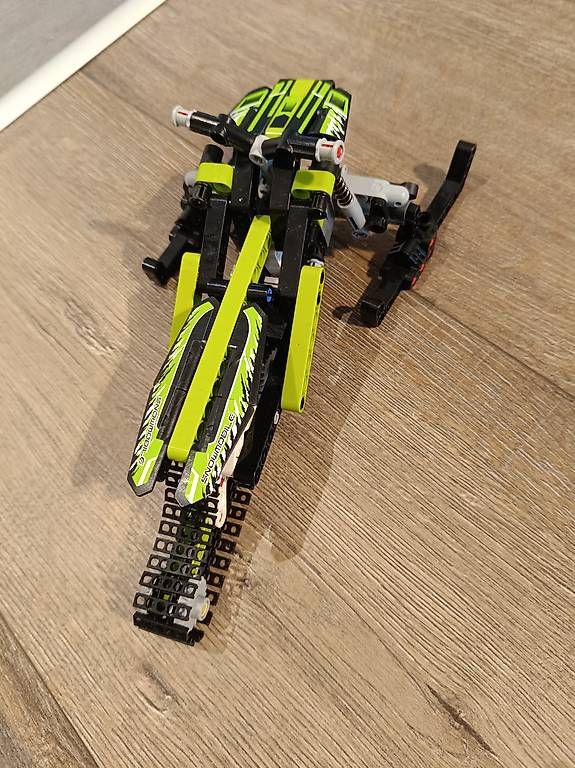 Kit di costruzioni: Lego Technic 42021 – Usato da Utzenstorf venduto da Jassy34xx
