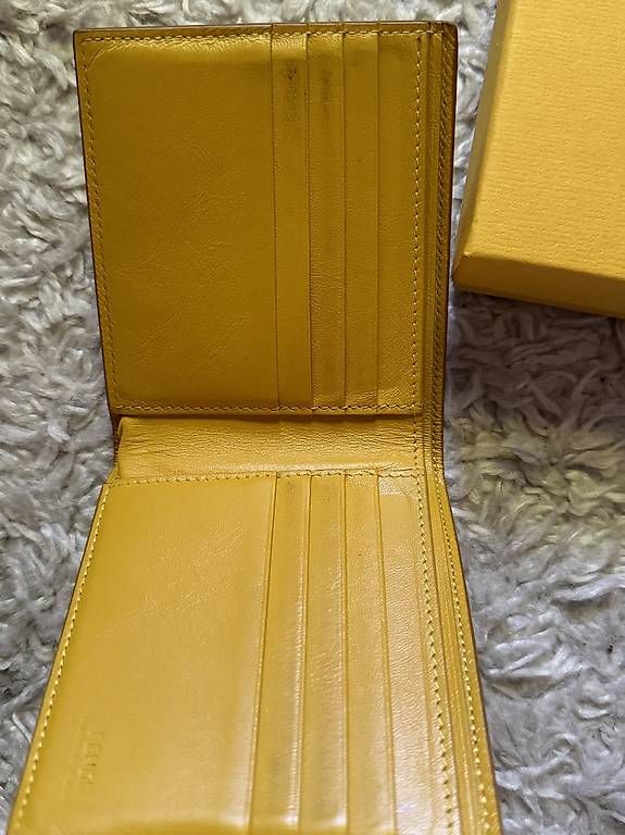 Fendi Portafogli: Fendi Vintage Portmonnaie – Usato da Zürich venduto da oli_gs9k 1