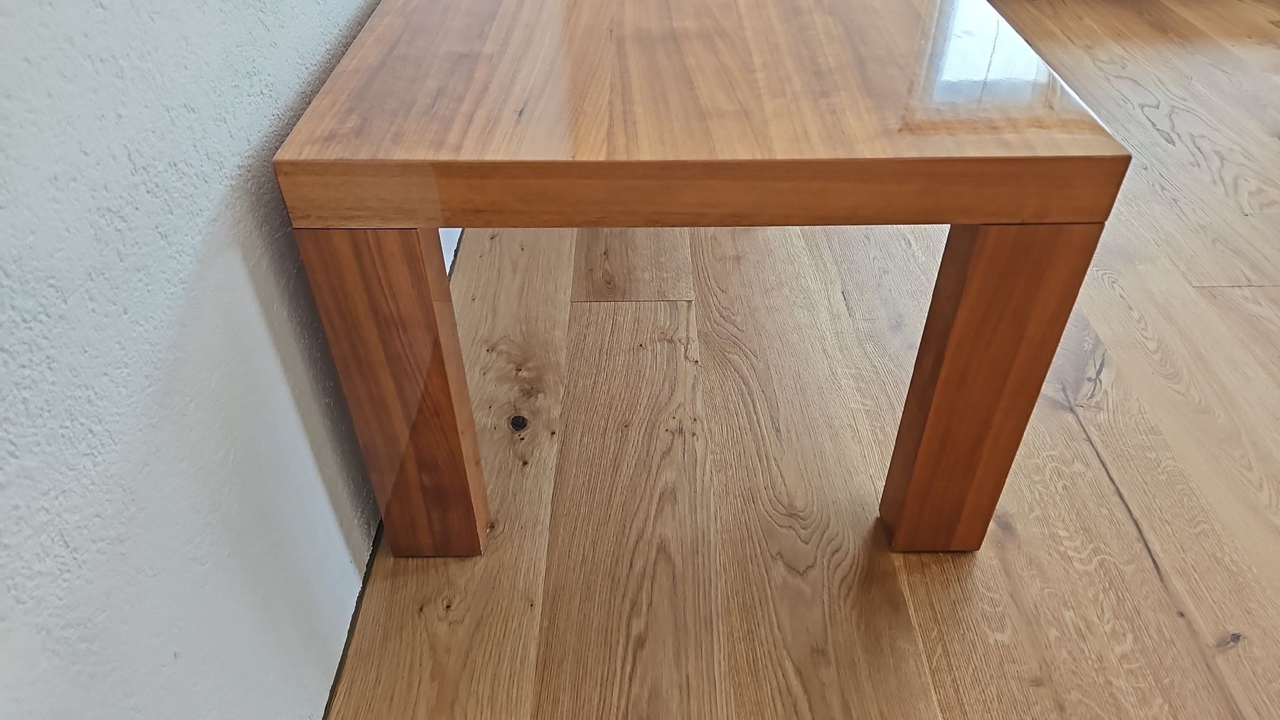 Tische: Tisch Nussbaum – Gebraucht aus Walenstadt von BoosterX 2
