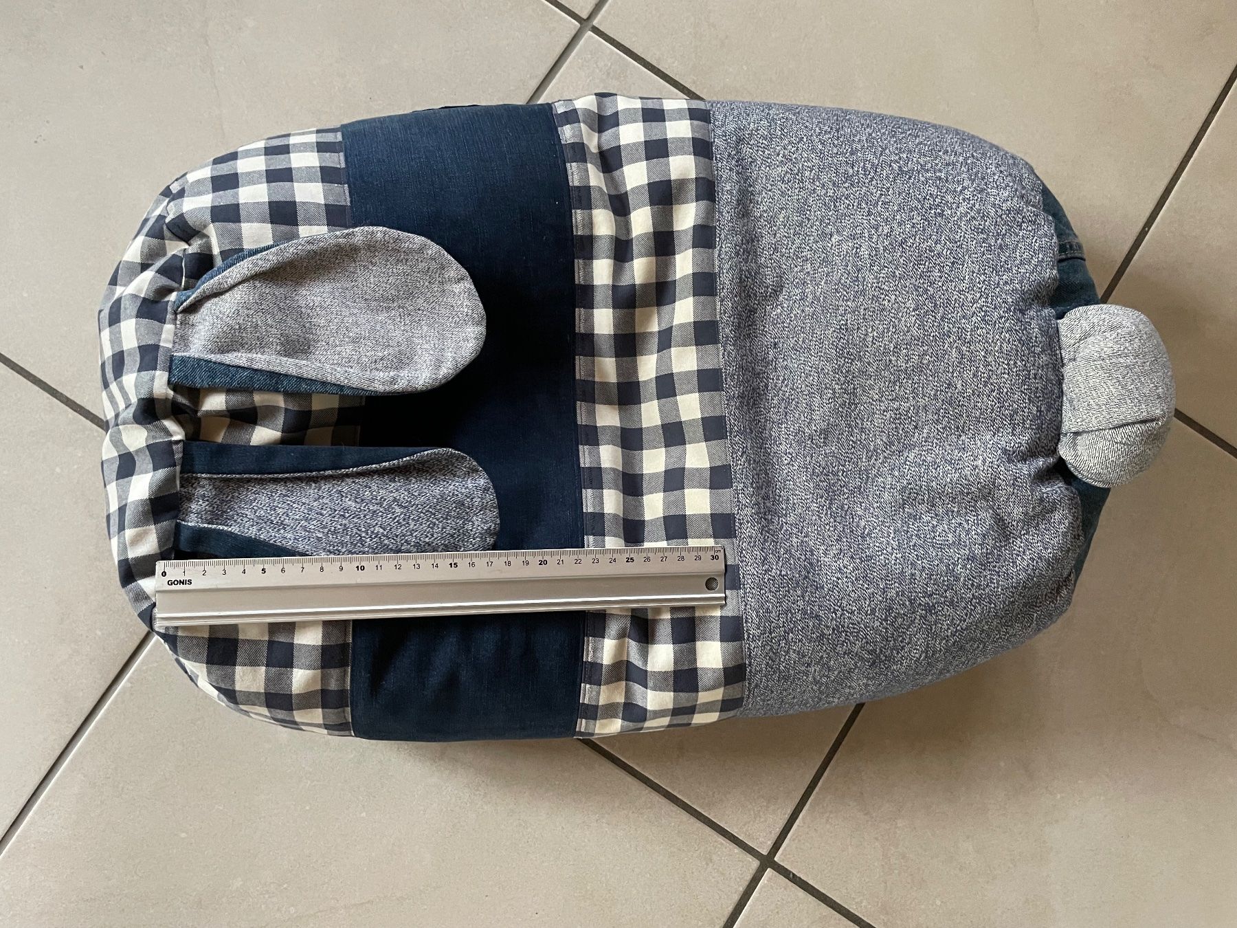 Sessel: Sitzsack aus Jeansstoff mit Hasenohren und Knopfschwanz – Gebraucht aus Cham von 2eye