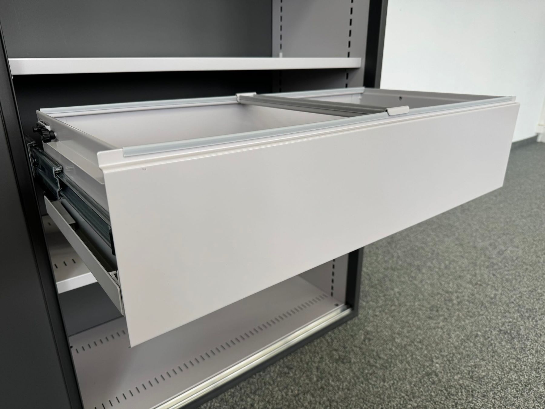 Lista Banconi: Lista Office LO Storage Hängeregister-Einsatz Hellgrau – Usato da Schönenwerd venduto da mcofficeshop 5
