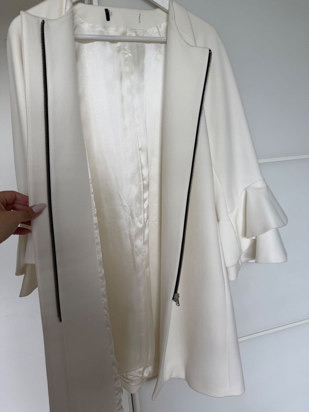 Zara Cappotti: CREMEFARBENER MANTEL-BLAZER – Usato da Liestal venduto da sla.kova