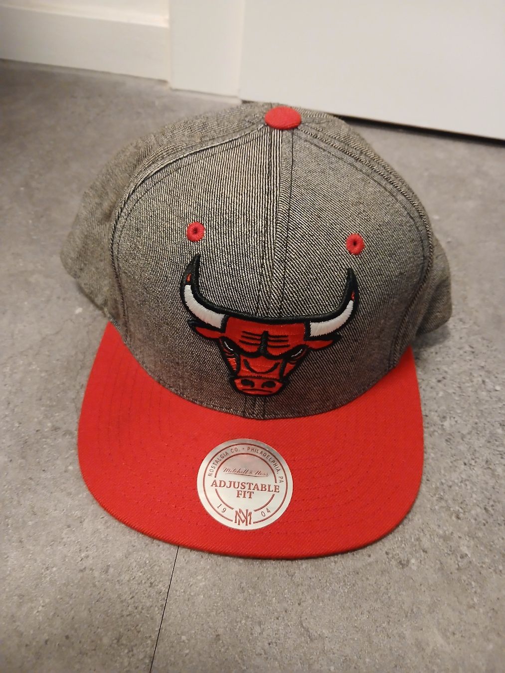 Mitchell & Ness Copricapi, berretti & cappellini: Mitchell & Ness Cap – Chicago Bulls – Usato da Zug venduto da Si7zLaC