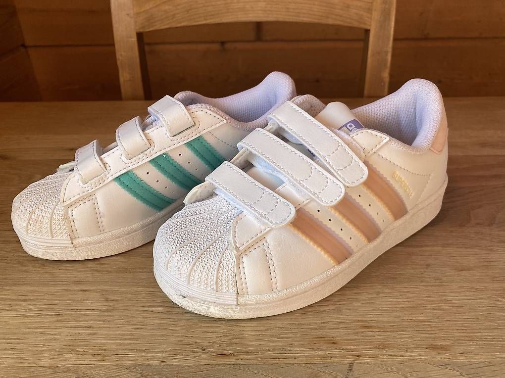 Adidas Scarpe per ragazzi: Adidas Superstar 29 – Nuovo e nell'imballaggio originale da Steg im Tösstal venduto da mimu_87