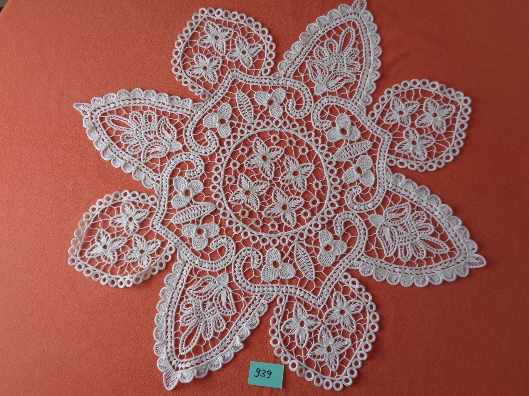 Alle Dekorationen: Spitzen Makramee - Handarbeit - Vintage – Gebraucht aus Chur von omonia