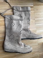 NEU*** Stiefel beige mit Lochmuster 39 wie Isabel M.