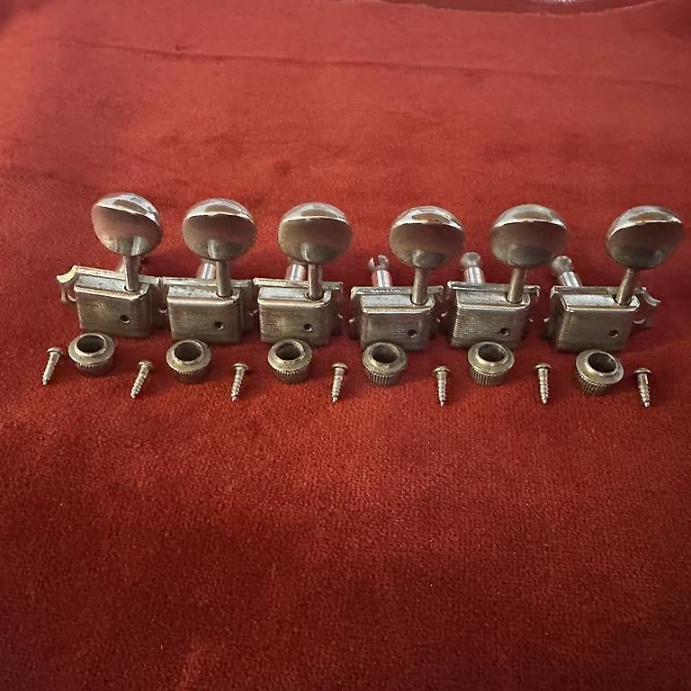 Strumenti musicali: Fender Kluson De Luxe 1964 Gaucher – Usato da Carouge GE venduto da Domblo 2