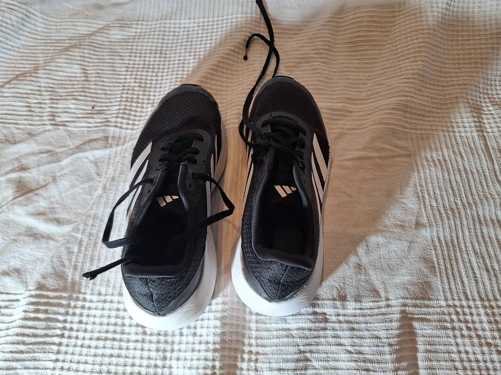 Chaussures hommes: Adidas Runfalcon Gr. 36 2/3 – D'occasion à Greifensee par Timerons 1
