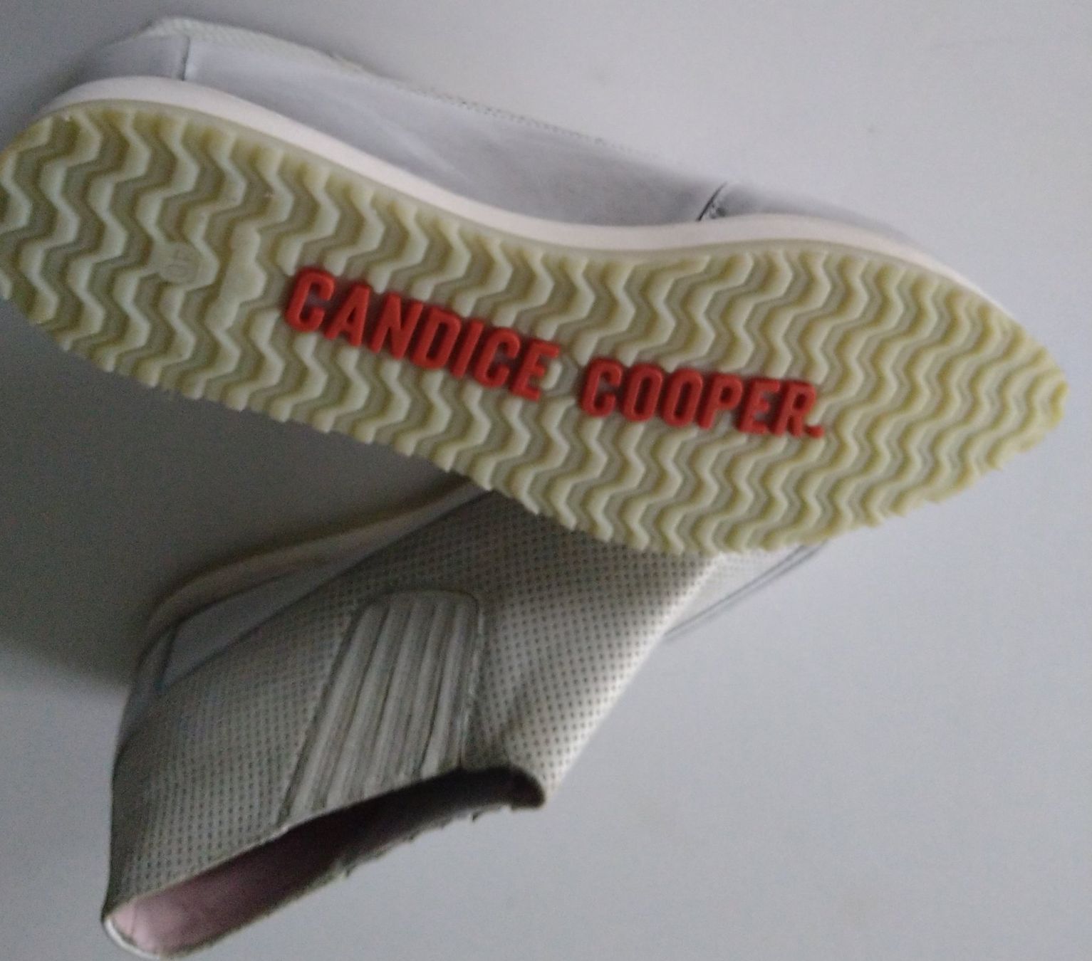 Cooper Scarpe da donna: Weisse Boots, CANDICE COOPER, neu, Gr. 40 – Nuovo (secondo la descrizione) da Degersheim venduto da 191maschina46 2
