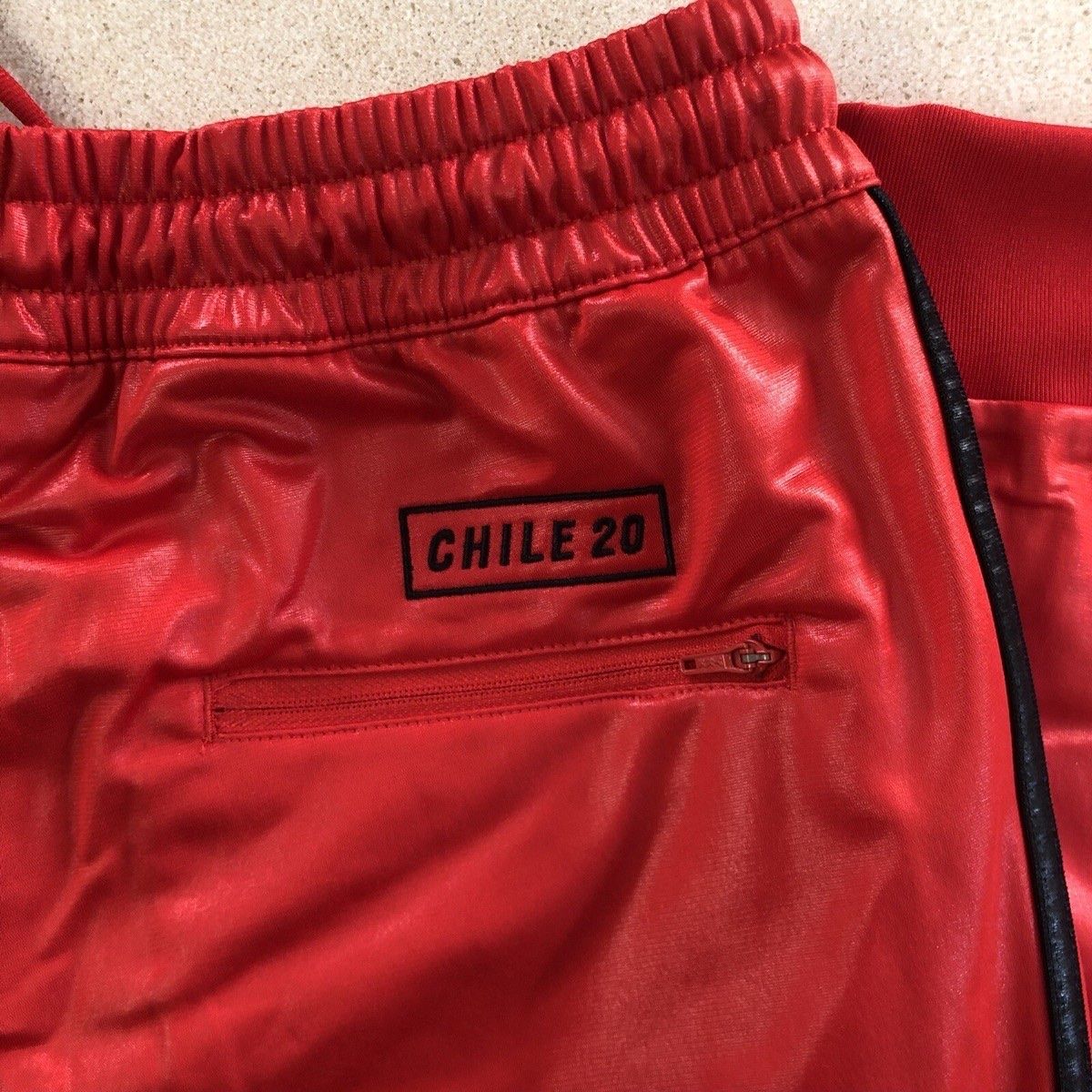 Adidas Pantaloni: Adidas Chile 20 red  pant – Nuovo (secondo la descrizione) da Magadino venduto da mattiasargenti81 4