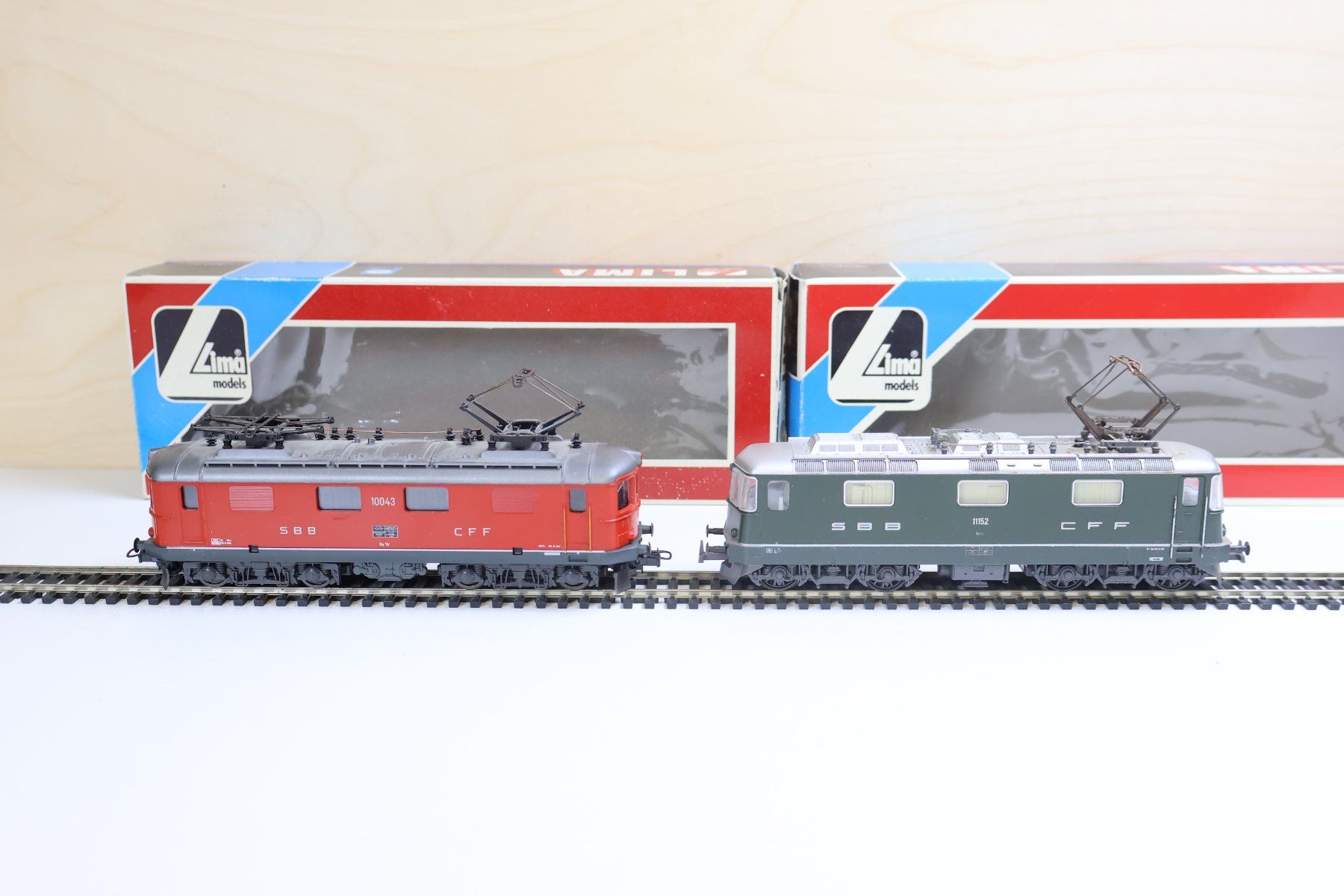 Lima Modellini di ferrovie: Lima Doppelpack 2 x SBB Re 4/4 E-Lok H0 DC - Schöne Modelle – Usato da Winterthur venduto da Monstera 3