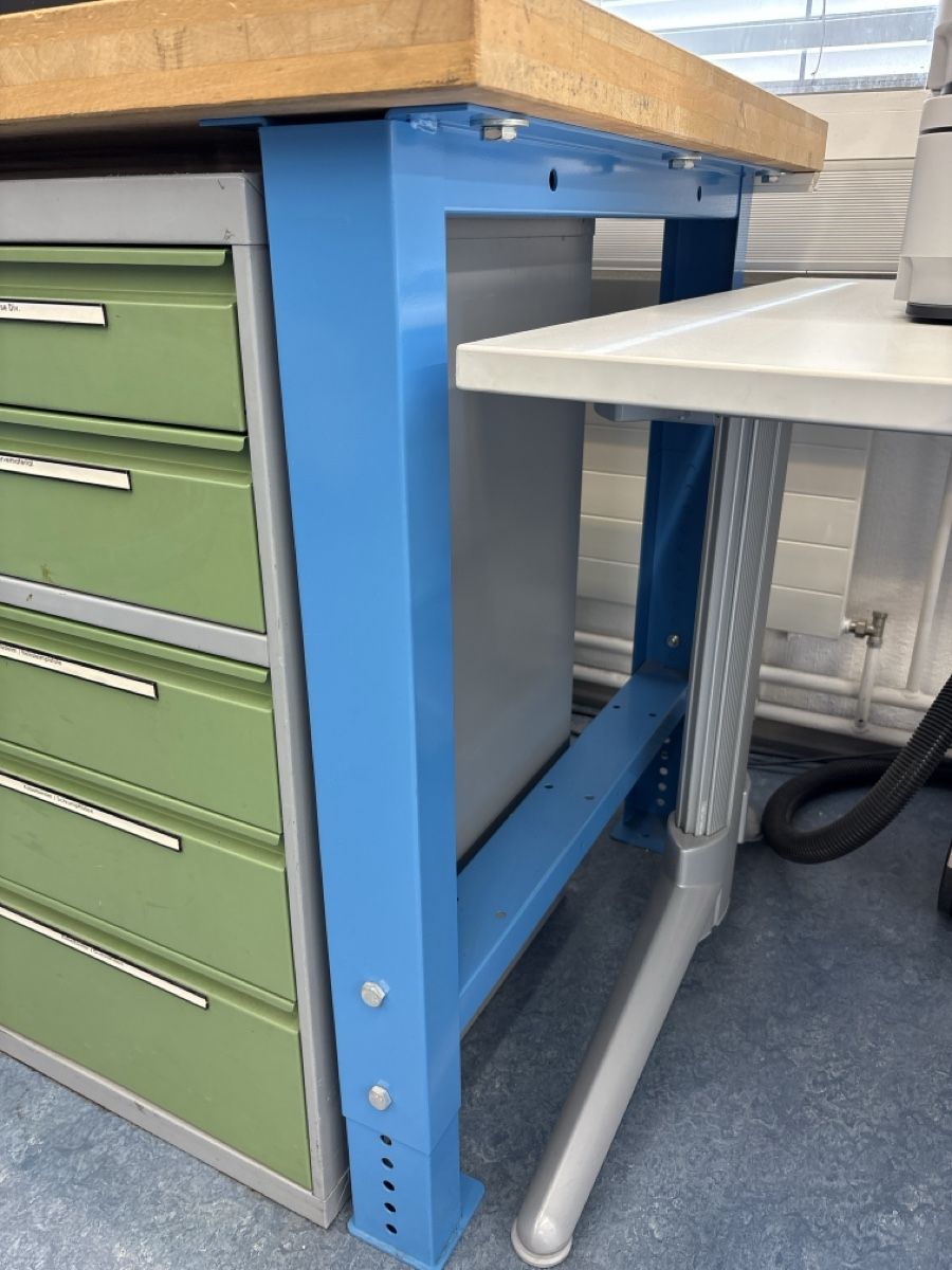 Banchi da lavoro: Werkbank blau gebraucht – Usato da Urdorf venduto da bar_t5c7 2