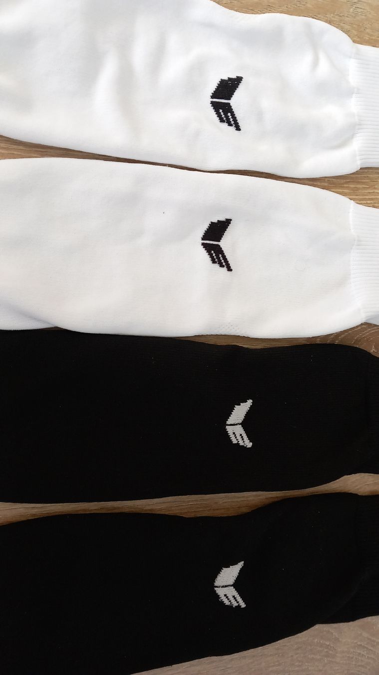 Chaussettes: Beinstulpen 2 Stück – D'occasion à Rorbas par siramad 1