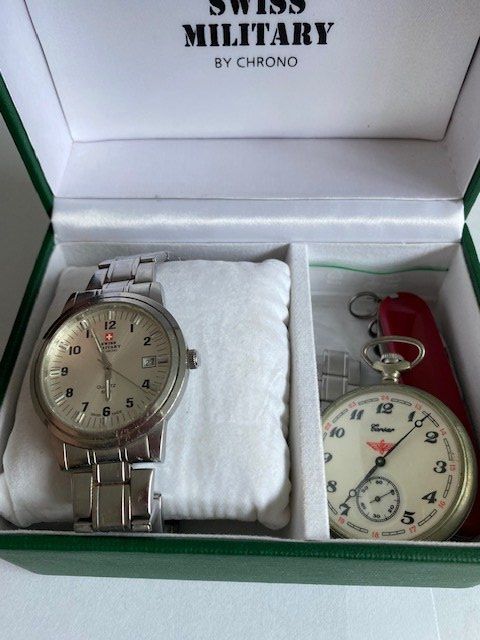 Swiss Orologi: ZWEI UHREN UND EIN MESSER – Difettoso da Chur venduto da silbermon 8
