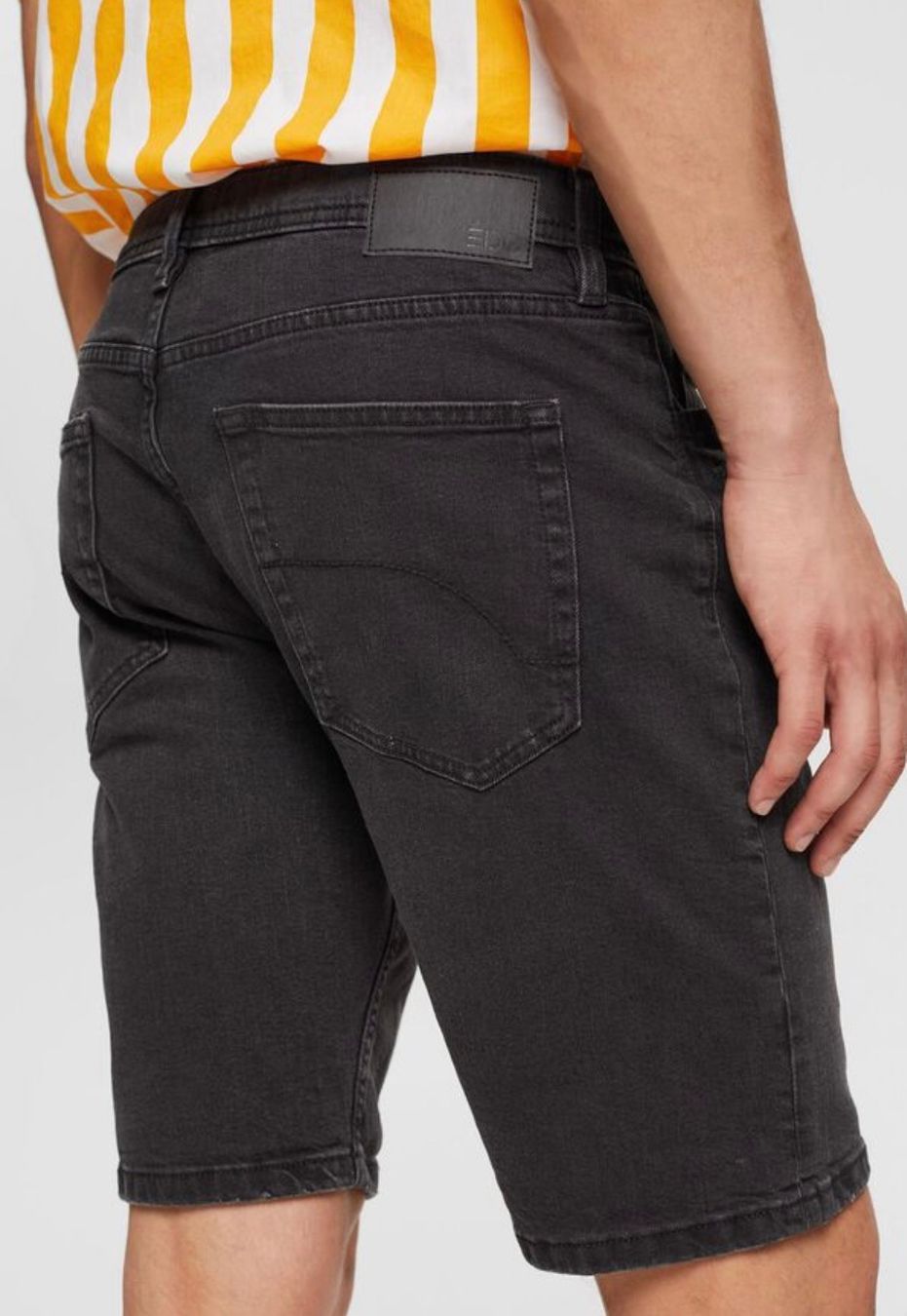 Esprit Jeans: Jeans Shorts aus Organic Cotton – Nuovo e nell'imballaggio originale da Wittenbach venduto da bes_k8vr 2